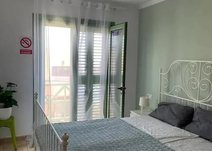 Modern In 60m² With Shared Pool Apartman *